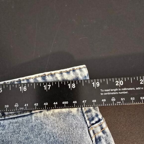 Shein Curve Women's Plus Distressed Asymmetrical Button Cut Off Jean Shorts 1X - Picture 8 of 10